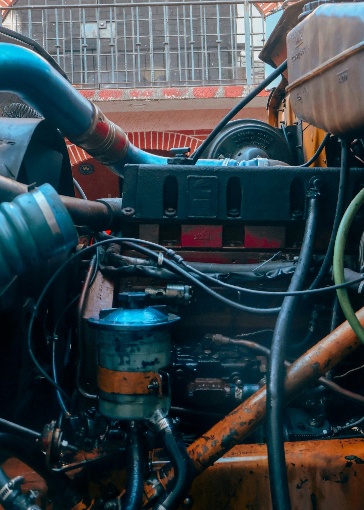 Heavy-duty truck engine and components